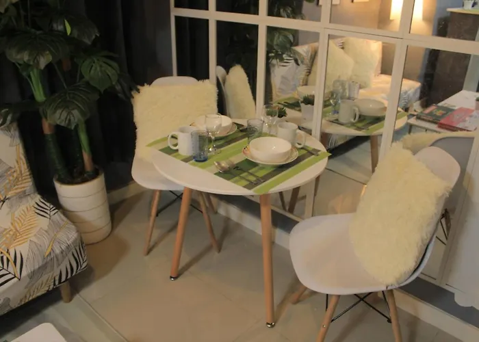 A2j Bgc Luxury 2br Loft Near Burgos Circle, Malls Apartment *