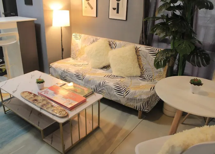 A2j Bgc Luxury 2br Loft Near Burgos Circle, Malls Manila