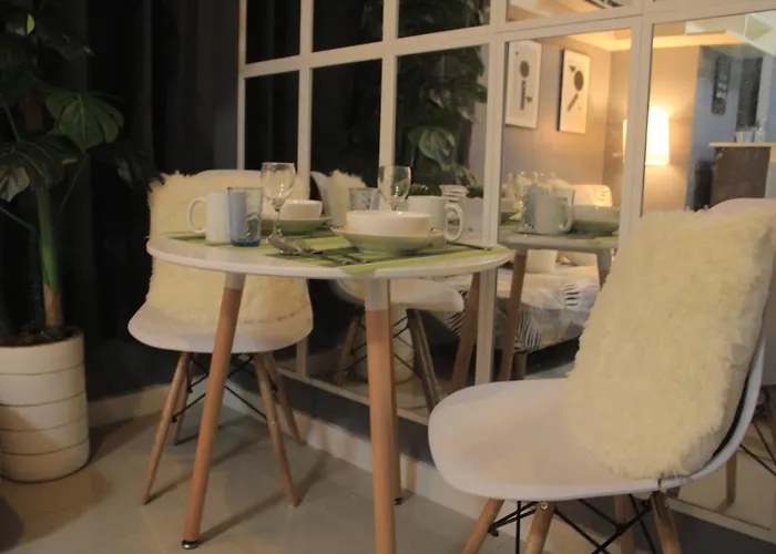 A2j Bgc Luxury 2br Loft Near Burgos Circle, Malls Apartment
