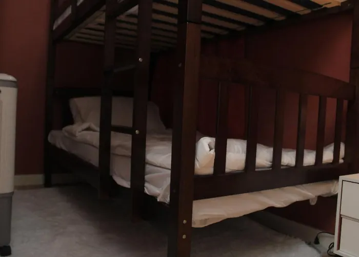 A2j Bgc Luxury 2br Loft Near Burgos Circle, Malls Manila