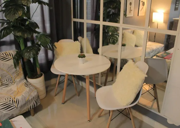 A2j Bgc Luxury 2br Loft Near Burgos Circle, Malls * Manila